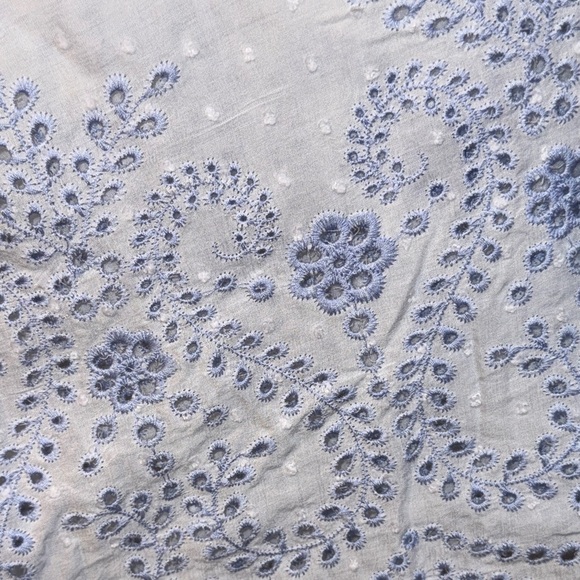 New Directions White Blouse with Blue Embroidery - Picture 5 of 6